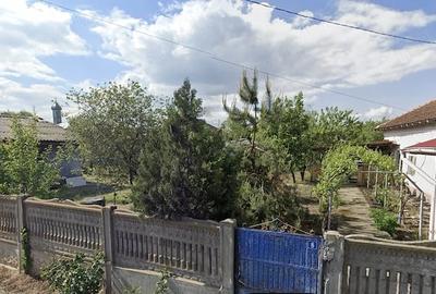 Casă cu 4 camere cu Teren 1400 Mp în Central