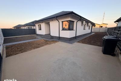 Casă cu 4 camere cu Teren 478 Mp în Săbăreni