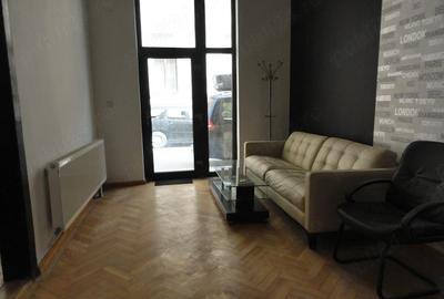 Spațiu comercial, de 70 mp, în Central