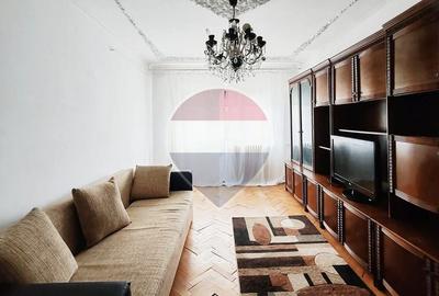 Apartament cu 3 camere semidecomandat, mobilat în Rogerius