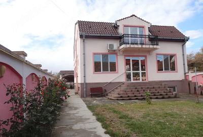 Casă cu 9 camere cu Teren 461 Mp în Micălaca
