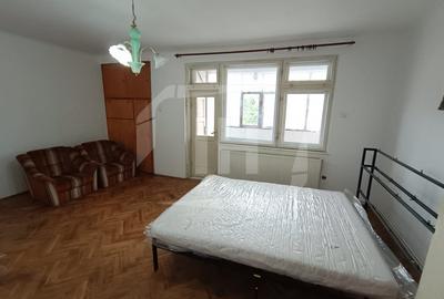 Apartament cu 2 camere decomandat, mobilat în Central