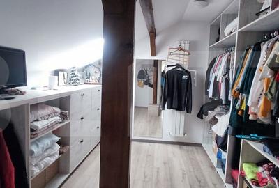 Casă cu 4 camere cu Teren 450 Mp în 1 Decembrie - 2