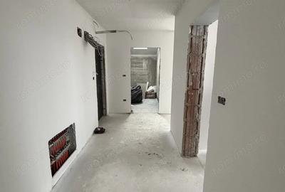 Apartament cu 2 camere decomandat în Buziașului