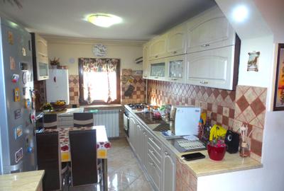 Apartament cu 6 camere decomandat în Central - 3