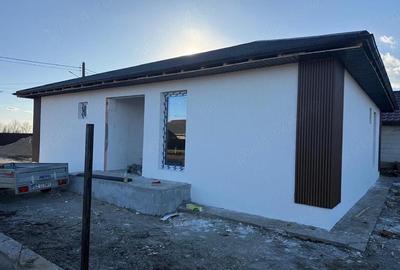 Casă cu Teren 450 Mp în Potârnichești - 1