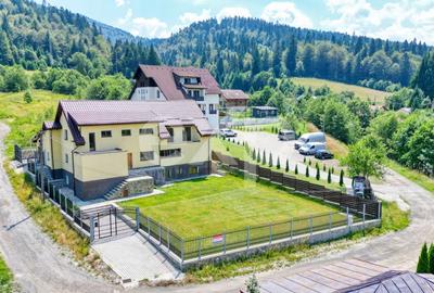 Casă individuală cu 8 camere cu Canalizare în Malul Ursului - 1