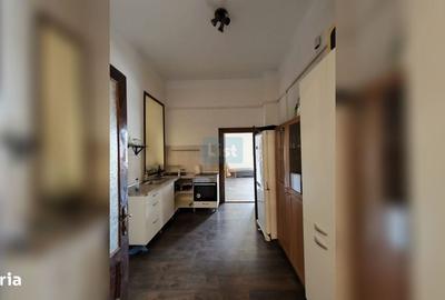 Apartament cu 4 camere în Ultracentral