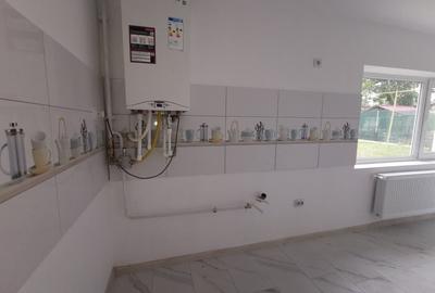 Casă cu 3 camere cu Canalizare în Central - 1