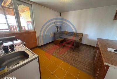 Casă cu 5 camere cu Teren 177 Mp în Central - 2