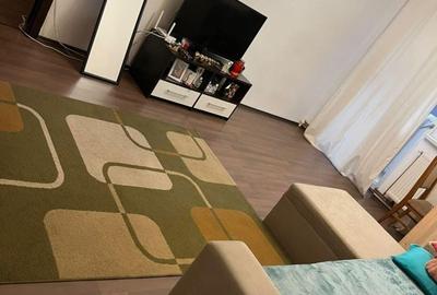 Apartament cu 2 camere semidecomandat în Craiovița Nouă
