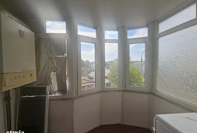 Apartament cu 3 camere decomandat în Craiovei