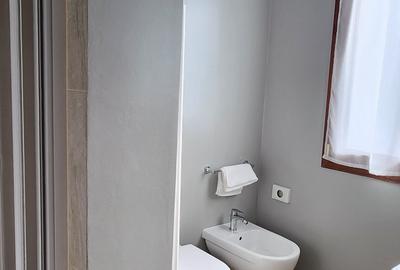 Apartament cu 3 camere semidecomandat, mobilat în Central - 33
