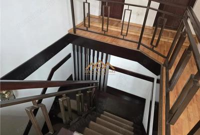 Spațiu comercial, de 300 mp, în Central - 2