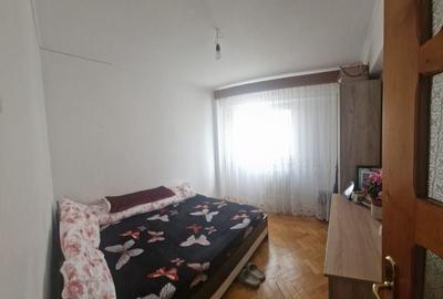 Apartament cu 4 camere decomandat în Central - 1