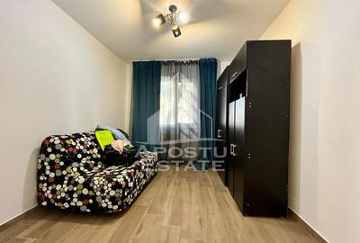 Apartament cu 3 camere semidecomandat, mobilat în Central - 1