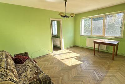 Apartament cu 3 camere semidecomandat în Orizont
