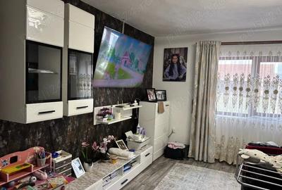Casă cu 5 camere cu Teren 900 Mp în Cristian - 2