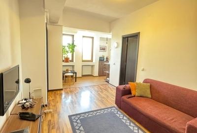 Apartament cu 3 camere semidecomandat în Tătărași