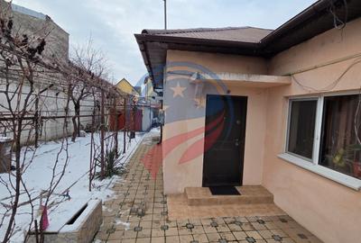 Casă individuală cu 3 camere cu Canalizare în Central - 14
