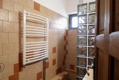 Casă individuală cu 8 camere cu Teren 600 Mp în Poiana Țapului - 10
