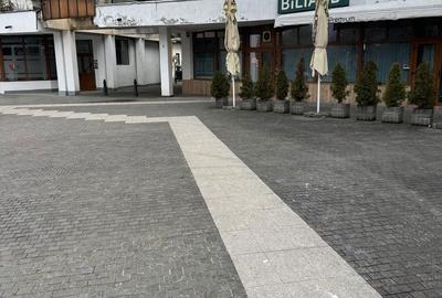 Spațiu comercial, de 220 mp, în Central - 3