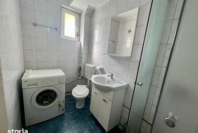 Apartament cu 3 camere decomandat în Cornișa