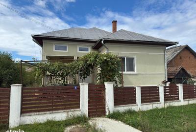 Casă cu 3 camere în Recea-Cristur