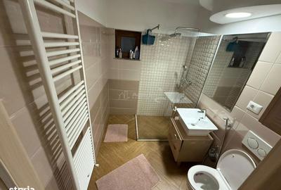 Apartament cu 4 camere decomandat în Rovine - 2