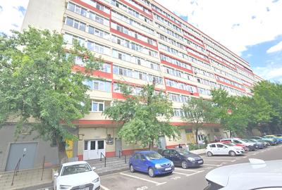Apartament cu 3 camere decomandat în Berceni