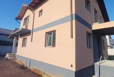 Casă cu 4 camere în Bariera Vâlcii