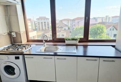 Apartament cu 2 camere decomandat, mobilat în Boema