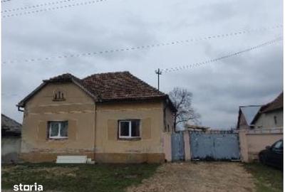 Casă cu 2 camere cu Teren 1080 Mp în Central