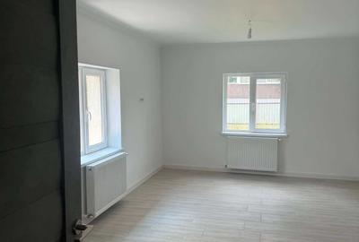 Casă cu 3 camere în Industrială