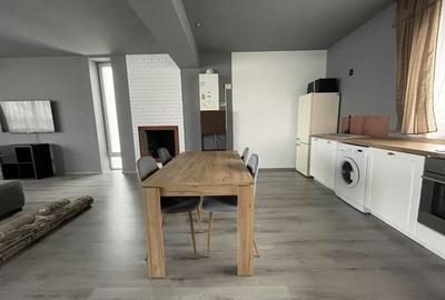 Apartament cu 3 camere decomandat în Cârcea