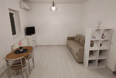 Garsonieră decomandată în Central