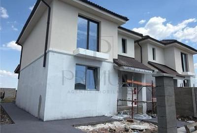 Casă cu 4 camere cu Teren 350 Mp în Moșnița Veche