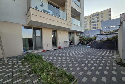 Apartament cu 3 camere semidecomandat în Bucureștii Noi