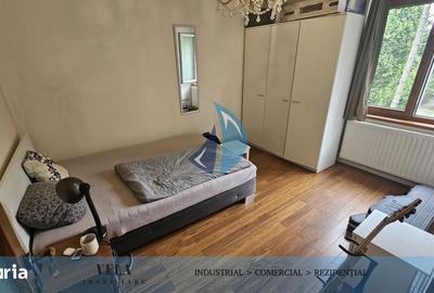 Apartament cu 3 camere decomandat în 22 Decembrie 1989