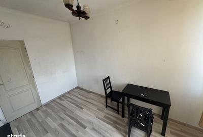 Apartament cu 4 camere decomandat în Cișmigiu