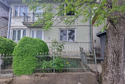 Casă cu 5 camere cu Teren 580 Mp în Dorohoi