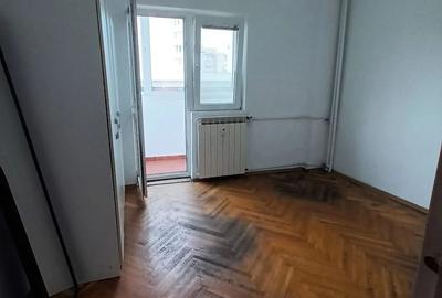 Apartament cu 3 camere decomandat în Tei - 1
