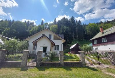 Casă cu 5 camere cu Garaj în Izvoru Muntelui - 17