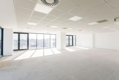 Birou, de 2,076 mp, în Complex Studențesc - 7
