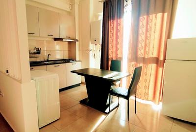 Apartament cu 3 camere semidecomandat în Energia