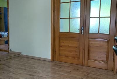 Casă cu 7 camere cu Teren 684 Mp în Km 4 - 7