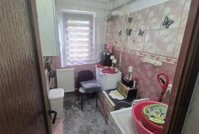 Apartament cu 3 camere semidecomandat în Hipodrom