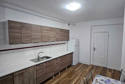 Apartament cu 2 camere decomandat în Plopilor