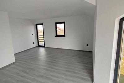Casă cu 4 camere în Ghercești - 6