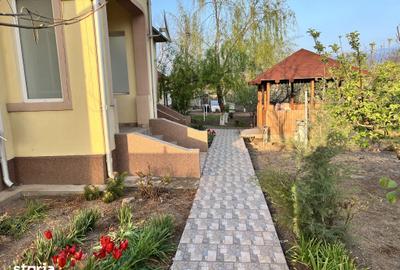 Casă cu 4 camere cu Teren 2000 Mp în Crângu